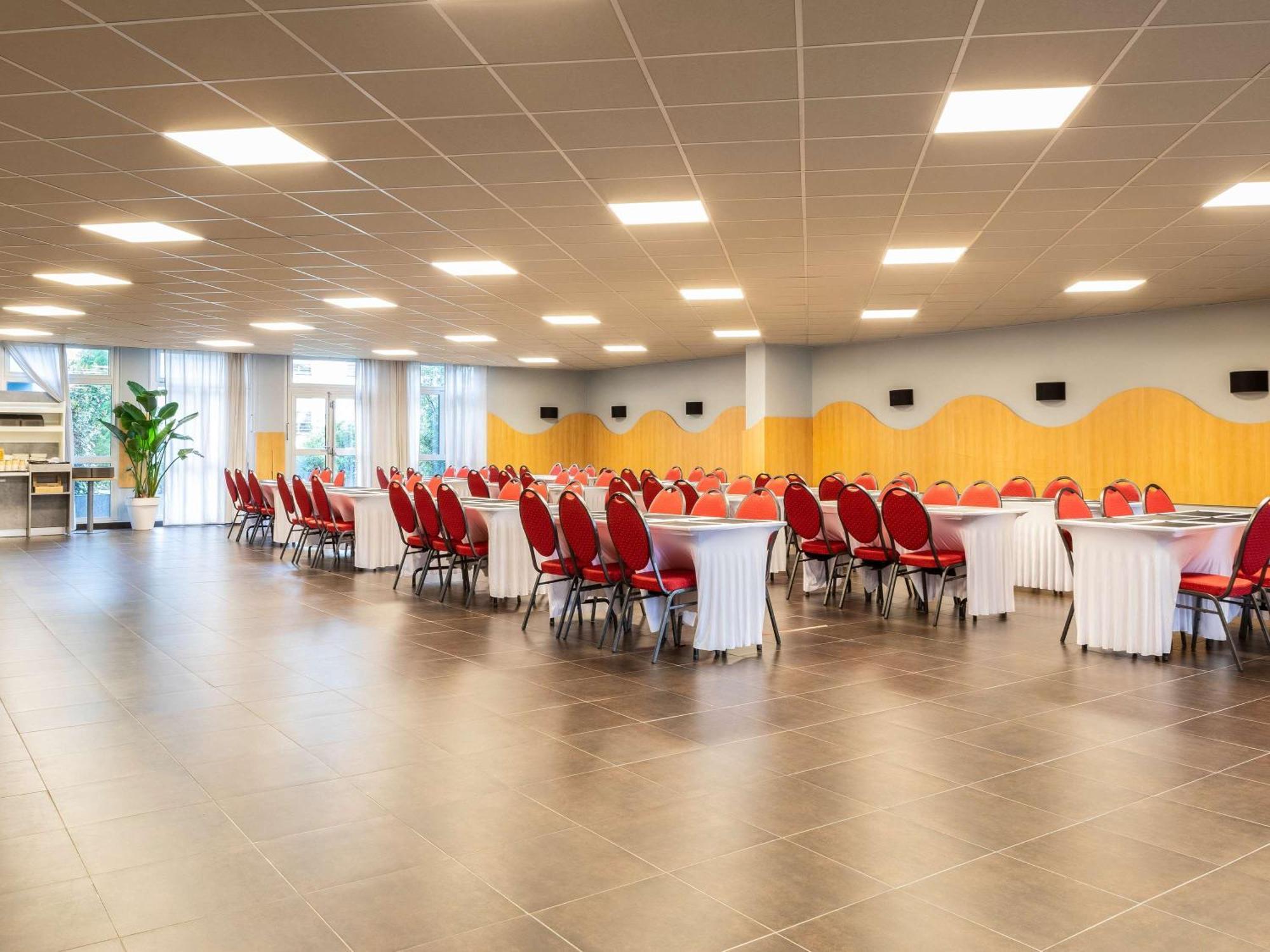 ibis budget Porte d'Aubervilliers Buitenkant foto