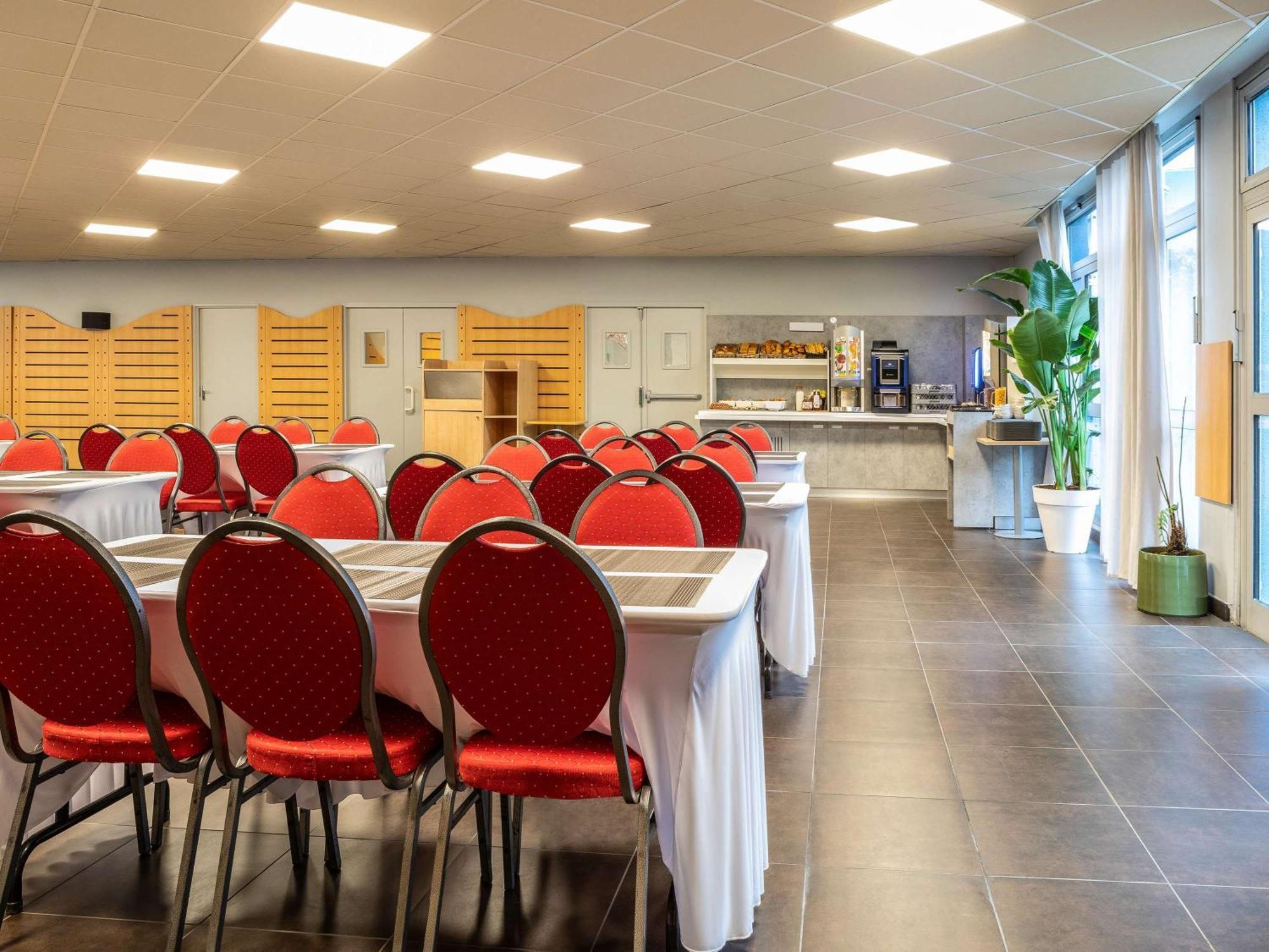 ibis budget Porte d'Aubervilliers Buitenkant foto
